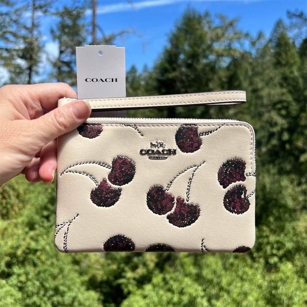 COACH Smooth White Leather Wristlet Wallet Clutch CDF05 Silver Hardware NWT